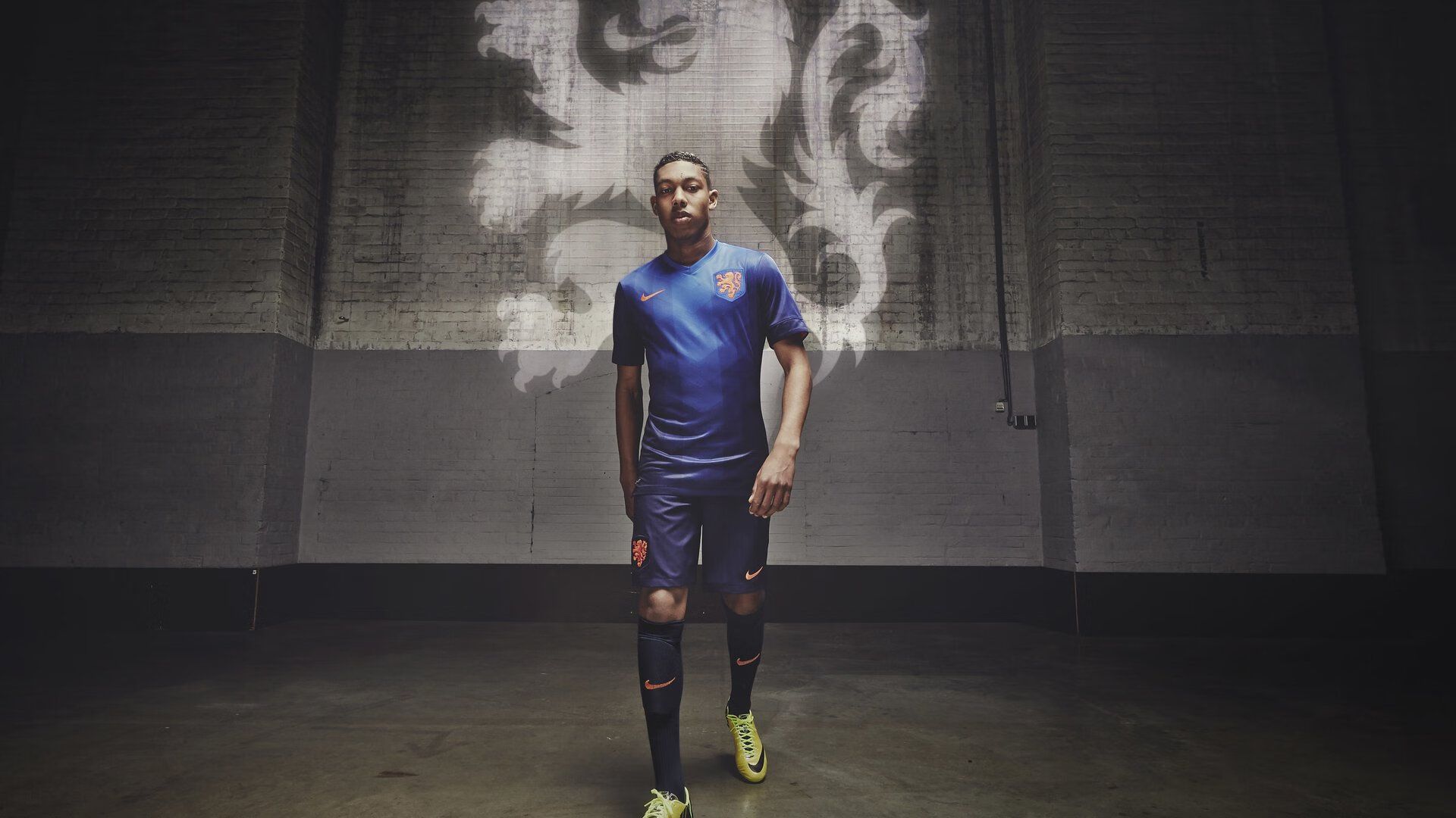 开云体育视频直播-压倒性胜利与一记惊世弧线，当德国战车碾过法兰西，马琳照亮了整个球场