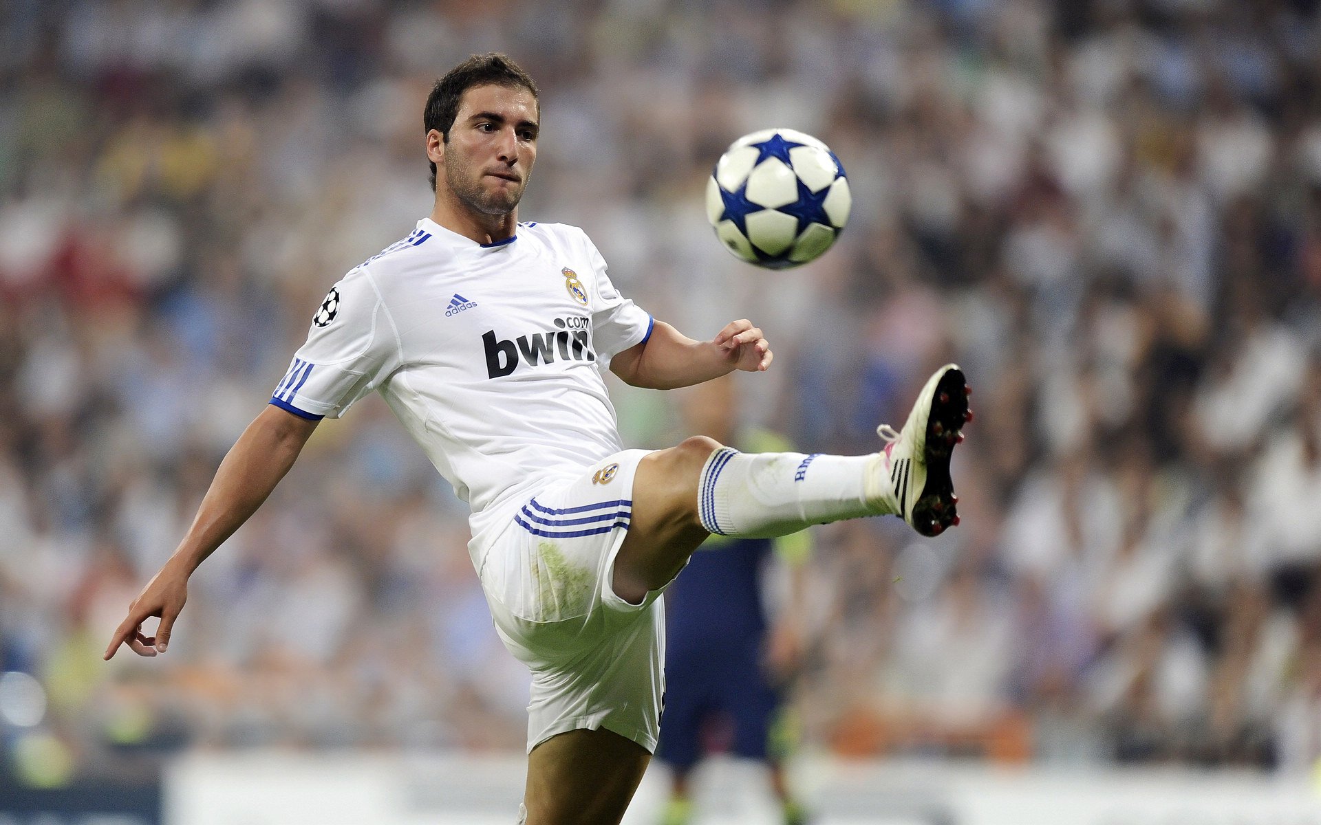开云足球直播-血战多哈,当瑞士军刀刺破沙漠之盾,内马尔在血与沙中加冕